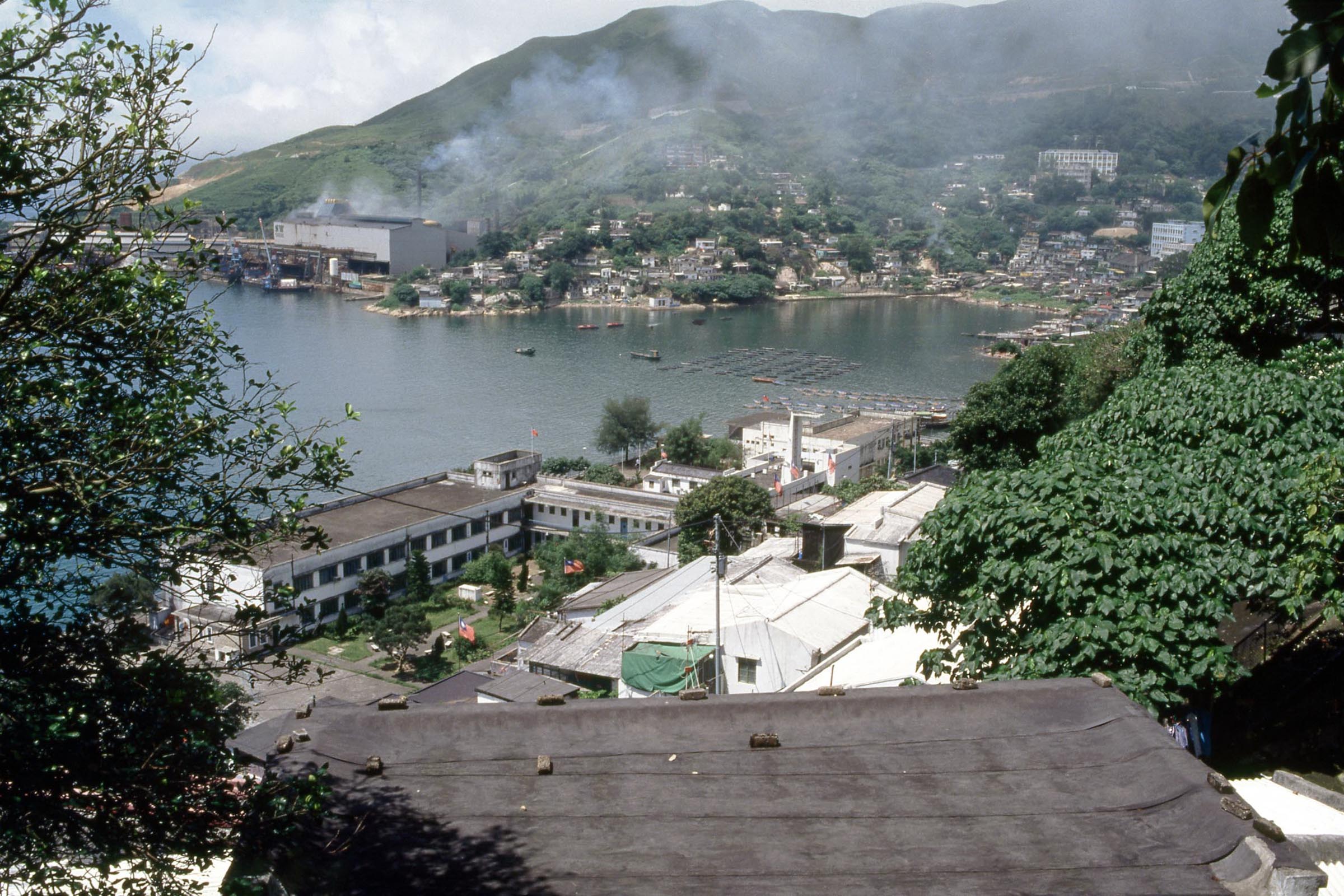 Tiu Keng Leng squatter area